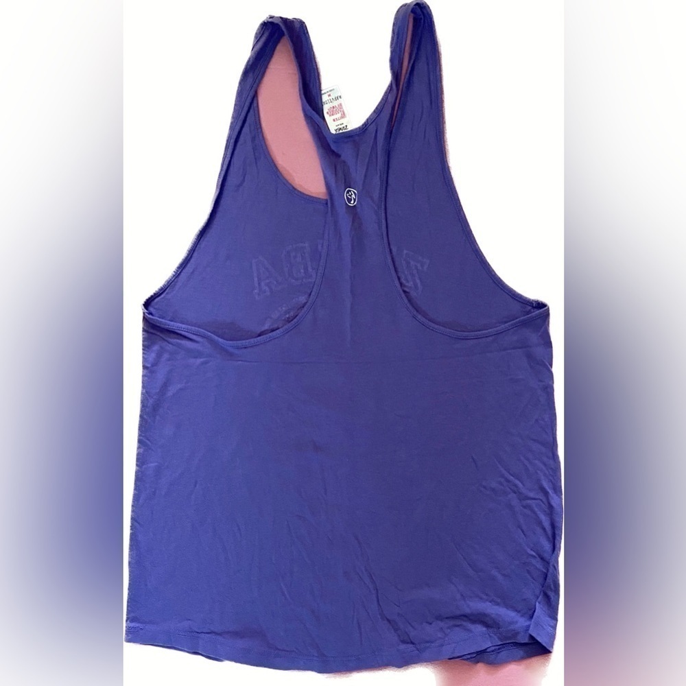 B2G1 Pre loved Zumba u loose tank medium - Picture 3 of 3